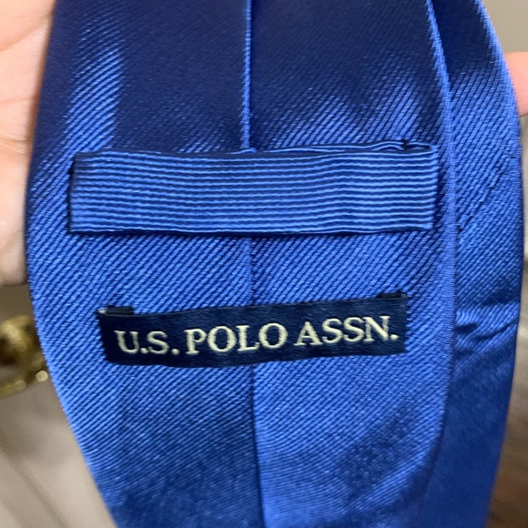 Men’s Tie - Picture 2 of 3